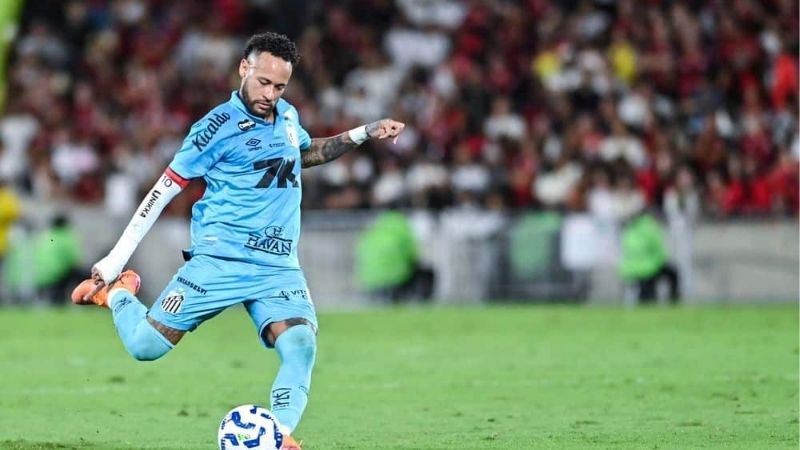 Neymar Injured Yet Still Scores a Shocking Hat-Trick